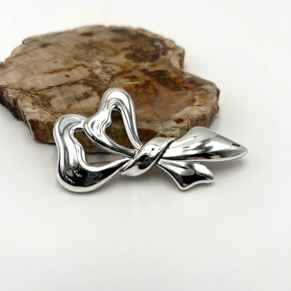 VTG Monet HEART-Shaped Silver-Tone Bow Brooch Pin Y2K MCM Granny Cottage - Picture 1 of 11